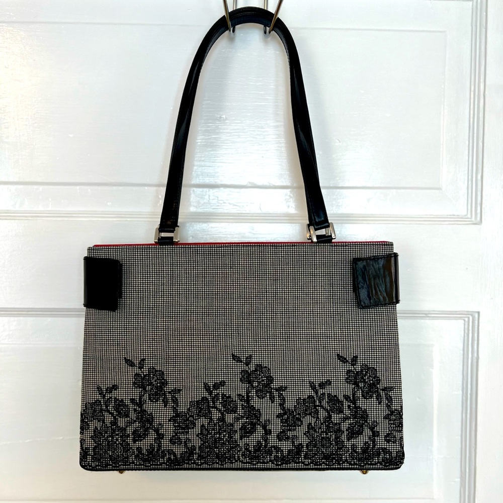 Beautiful Vintage Isabella Fiore expandable handbag